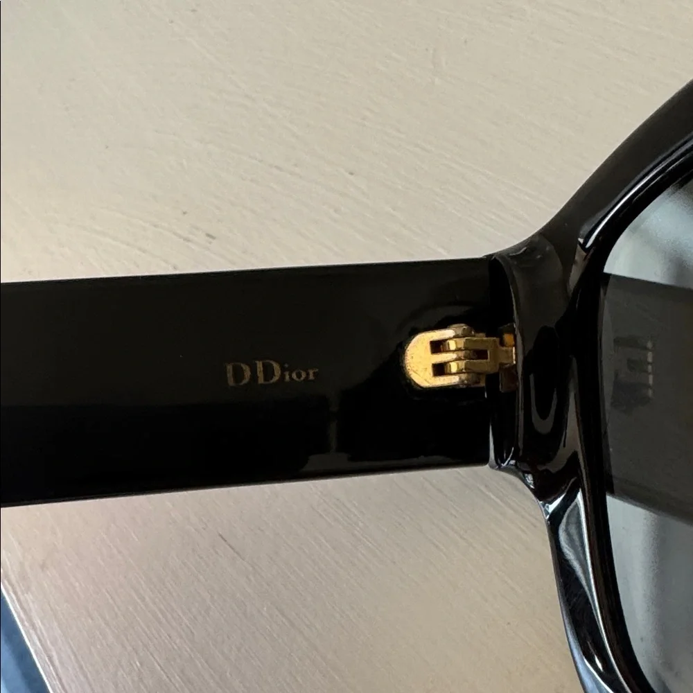 Dior Oversized Black Sunglasses - Picture 7 of 8